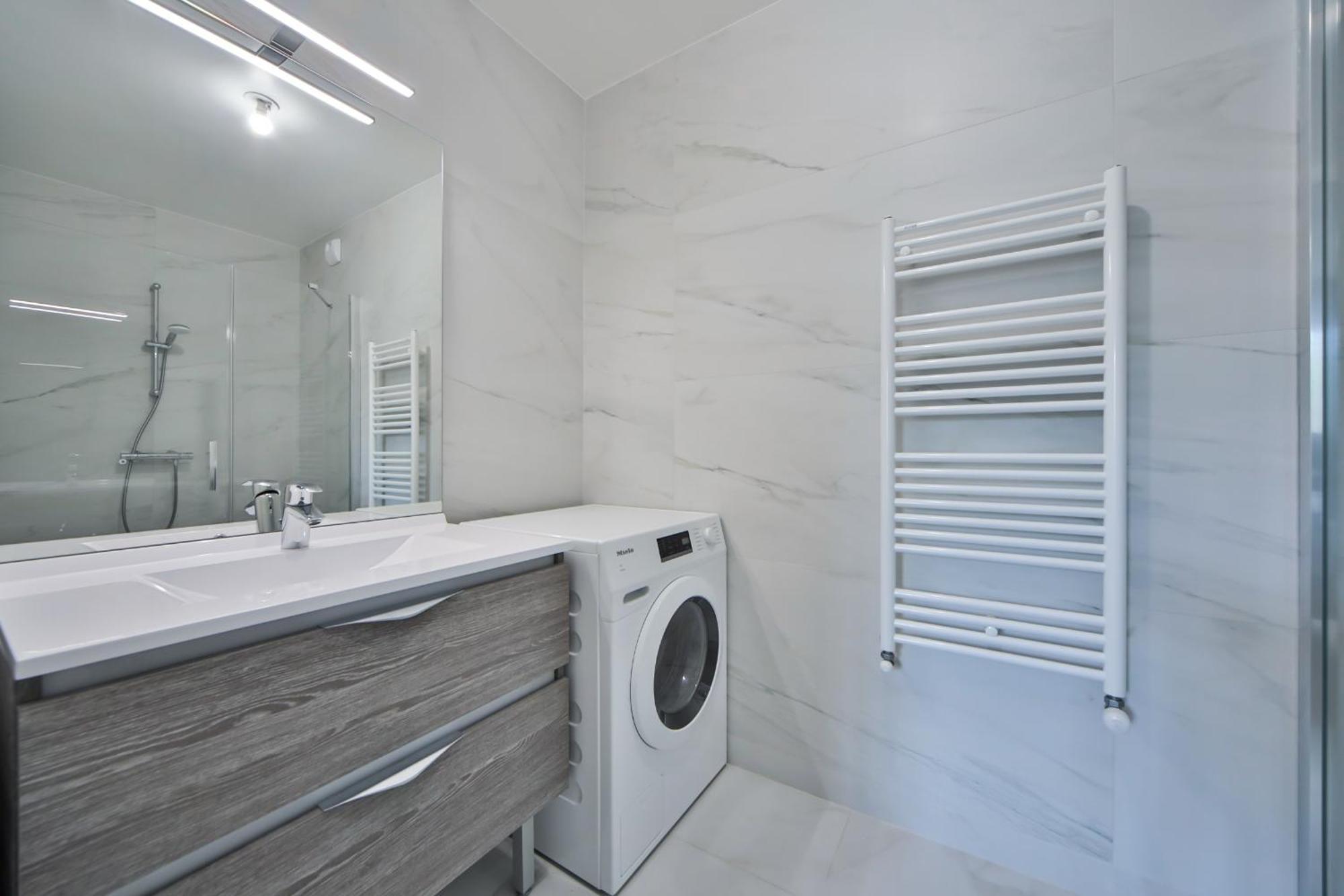 Blue Nights Appartements 69 Chennevières-sur-Marne الغرفة الصورة